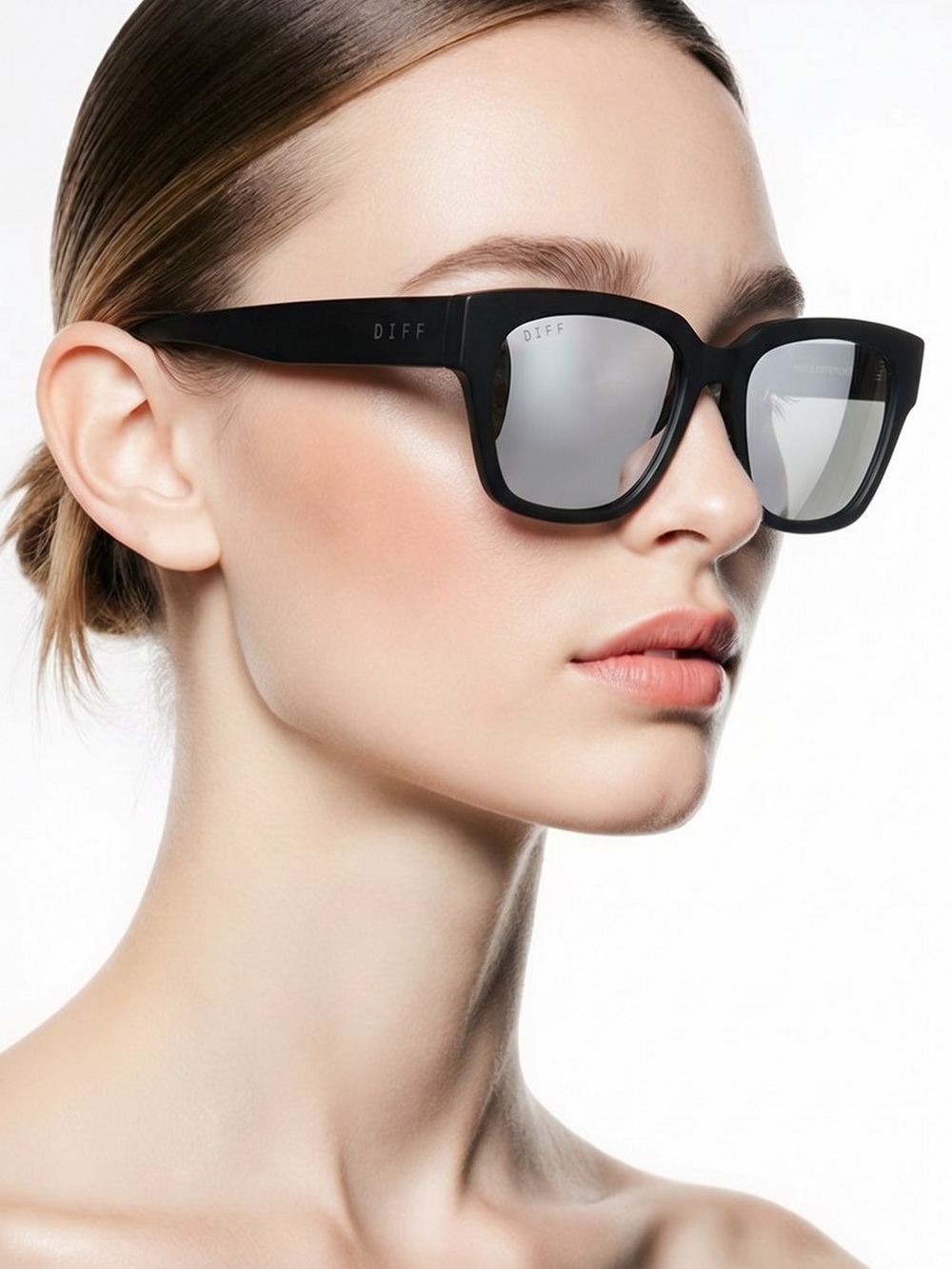 Diff Eyewear Women's Black Frame Sunglasses with Silver Mirrored Lenses